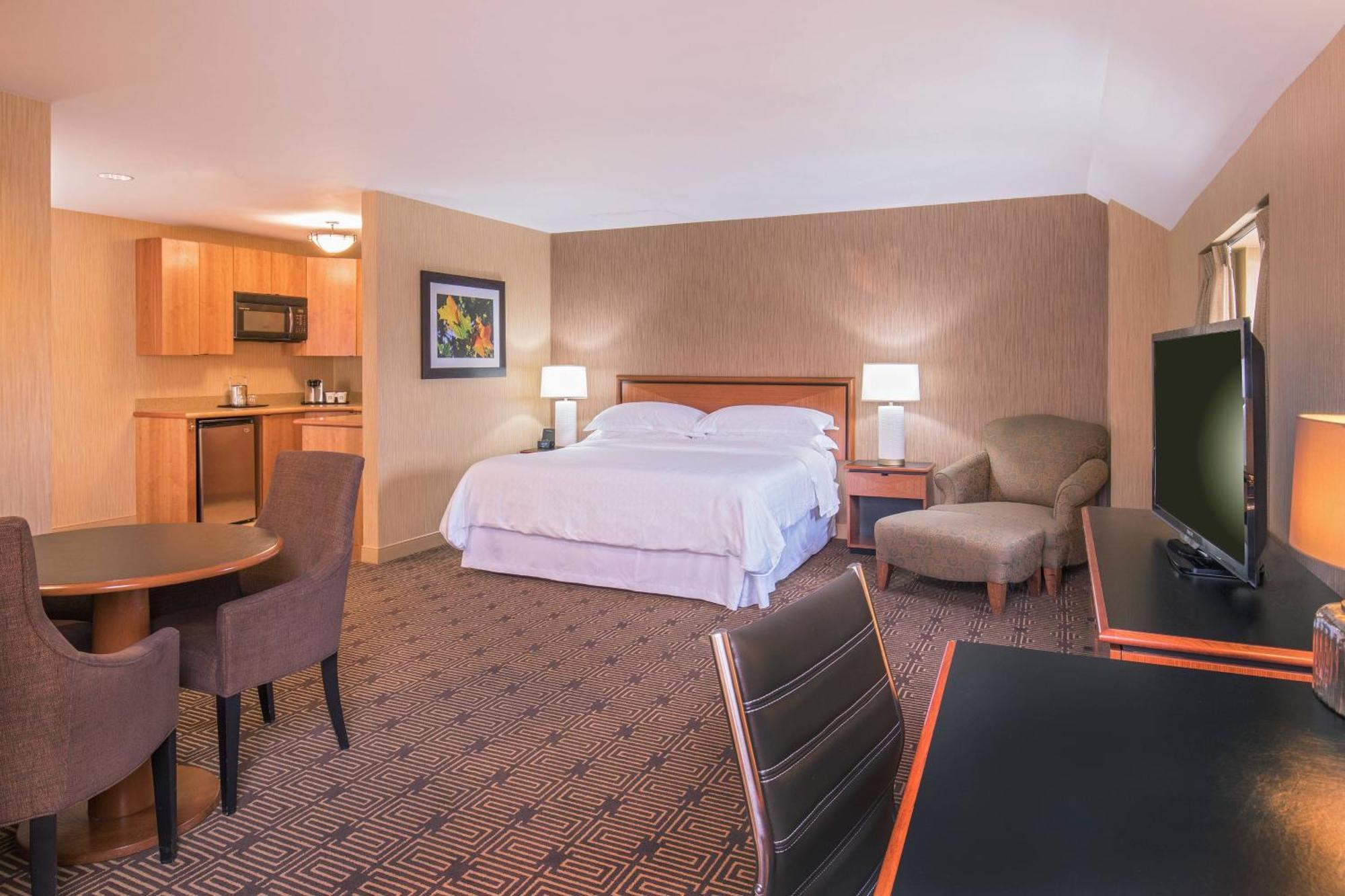 Sheraton Springfield Monarch Place Hotel מראה חיצוני תמונה